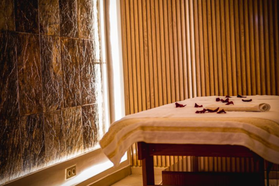 Esperienza romantica in spa con cena al ristorante Chouf L'Or