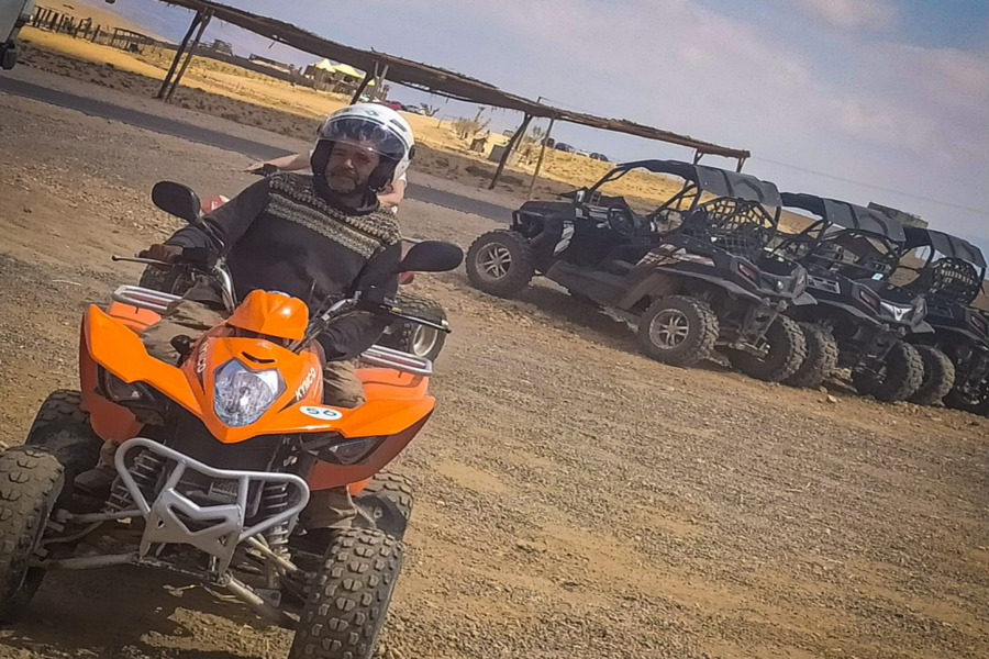 Quad Bike, Camel Ride e cena nel deserto roccioso di Agafay