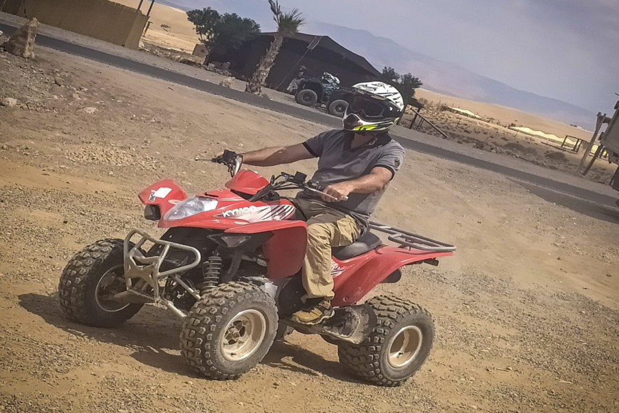 Quad Bike, Camel Ride e cena nel deserto roccioso di Agafay