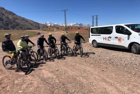 Tour in bicicletta alla montagna dell'Atlante e al villaggio berbero da Marrakech