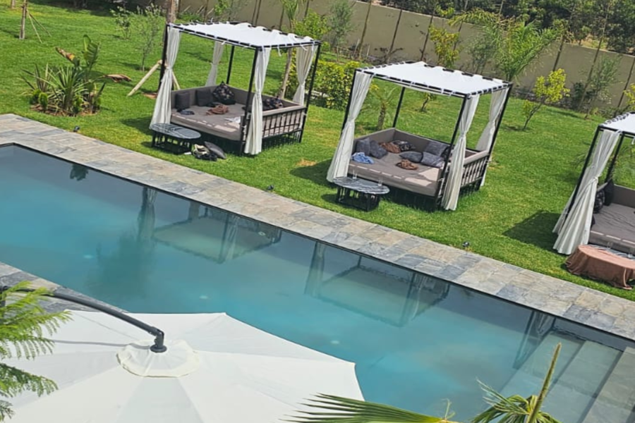 Pass giornaliero per Marrakech con piscina, pranzo e navetta inclusi - Relax
