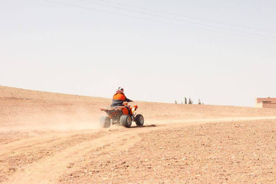 Quad Bike, Camel Ride e cena nel deserto roccioso di Agafay